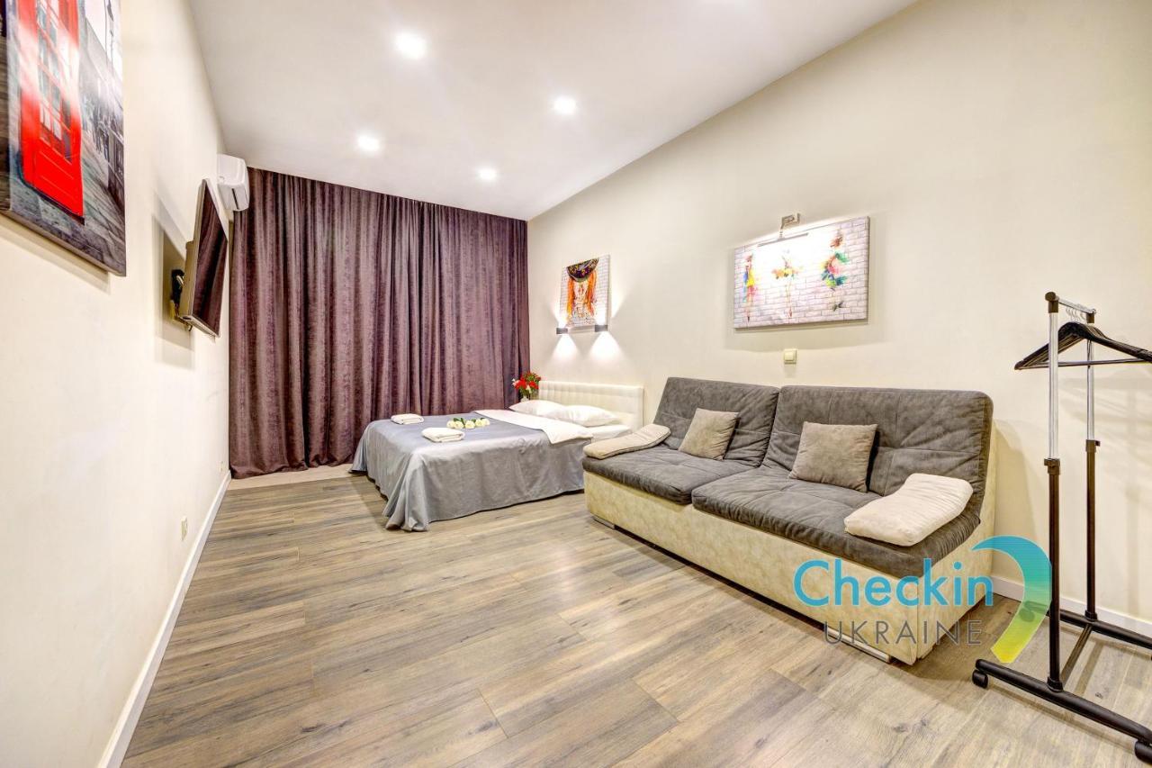 Two-Bedroom Apartment In The Center Near The National Sports Complex “Olympiyskiy” Kyiv Exterior photo